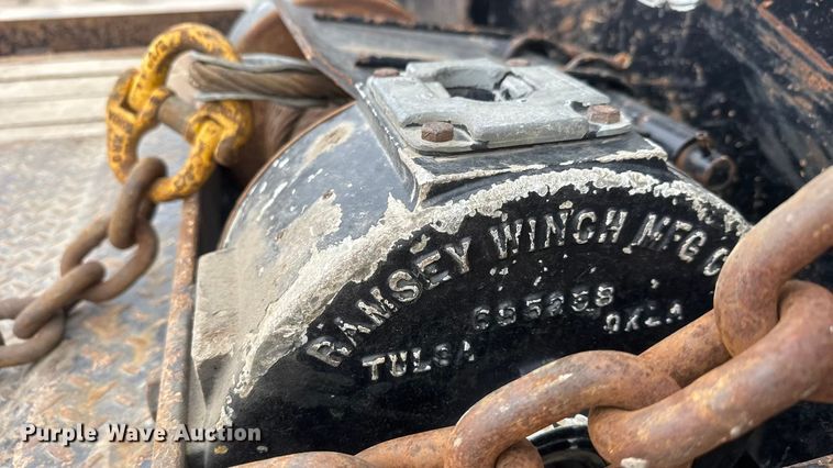 image for item ET1636 2009 Freightliner Business Class M2 rollback truck