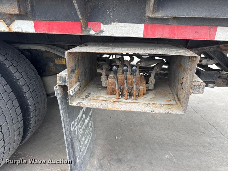 image for item ET1636 2009 Freightliner Business Class M2 rollback truck