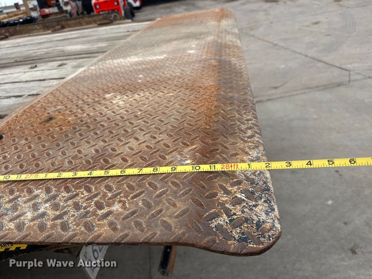 image for item ET1636 2009 Freightliner Business Class M2 rollback truck