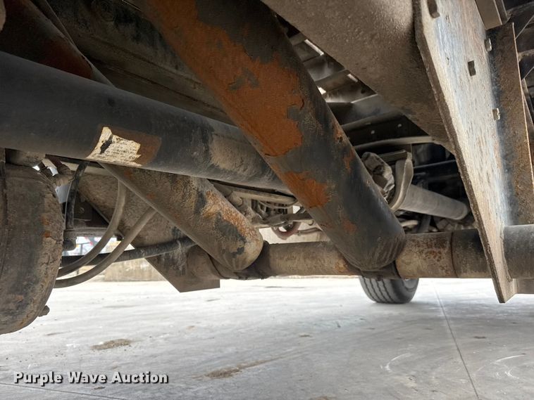 image for item ET1636 2009 Freightliner Business Class M2 rollback truck