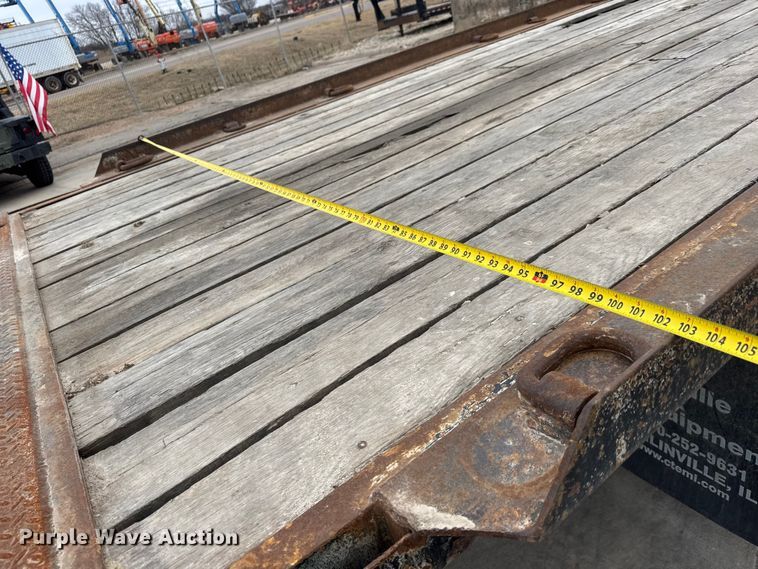 image for item ET1636 2009 Freightliner Business Class M2 rollback truck