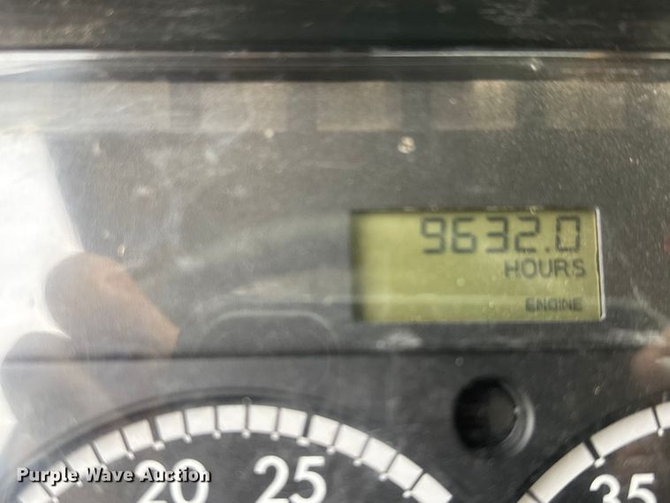 image for item ET1636 2009 Freightliner Business Class M2 rollback truck