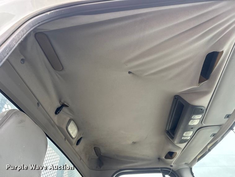 image for item ET1636 2009 Freightliner Business Class M2 rollback truck