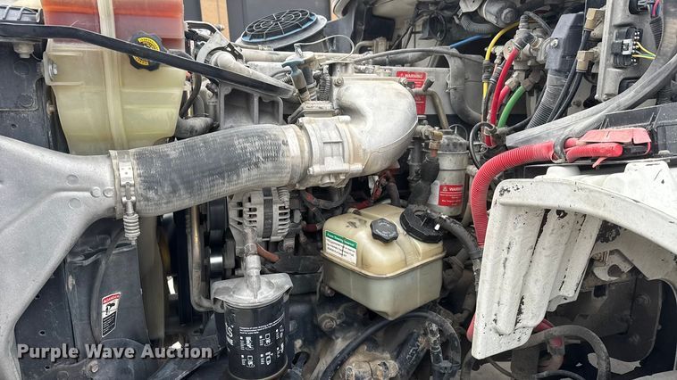 image for item ET1636 2009 Freightliner Business Class M2 rollback truck