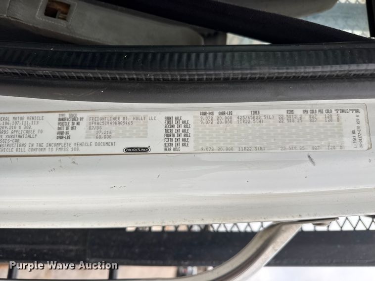 image for item ET1636 2009 Freightliner Business Class M2 rollback truck