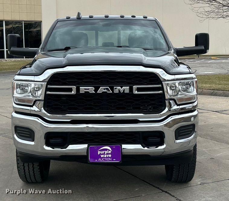 image for item ET6995 2022 RAM 2500 Crew Cab pickup truck