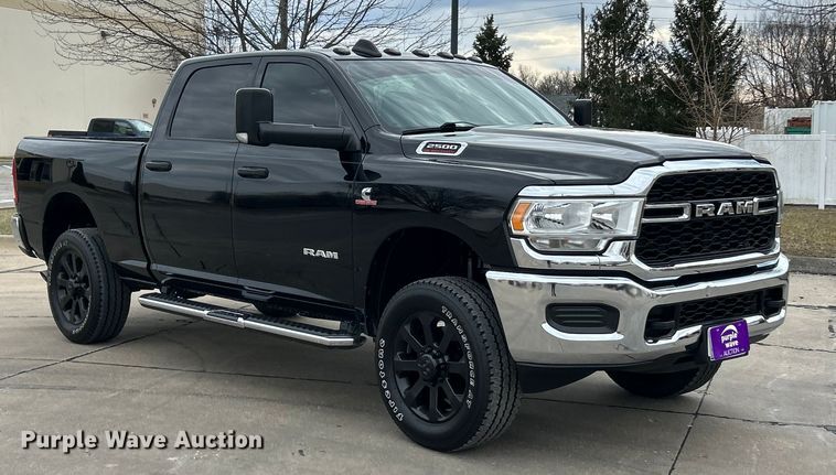 image for item ET6995 2022 RAM 2500 Crew Cab pickup truck