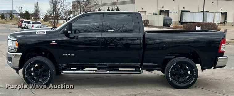 image for item ET6995 2022 RAM 2500 Crew Cab pickup truck