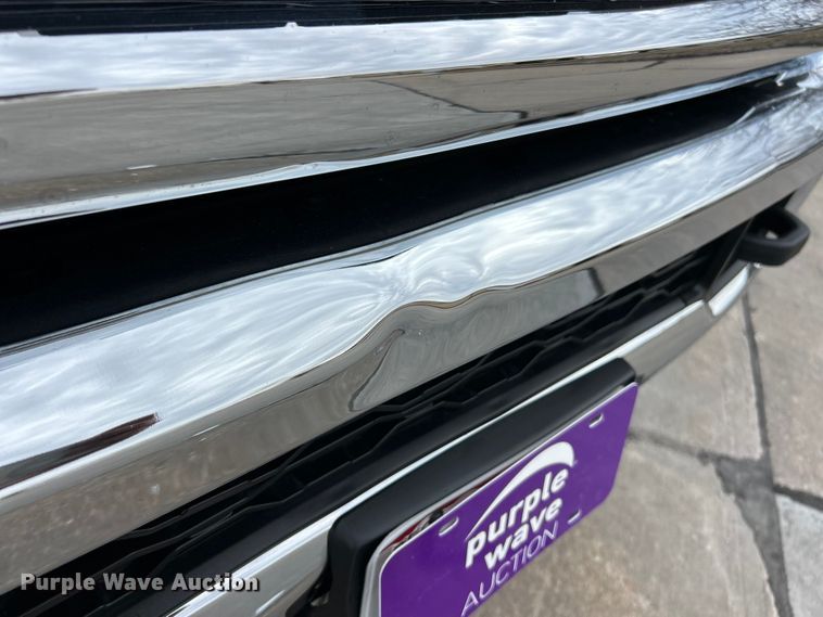 image for item ET6995 2022 RAM 2500 Crew Cab pickup truck