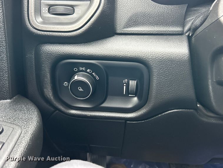 image for item ET6995 2022 RAM 2500 Crew Cab pickup truck