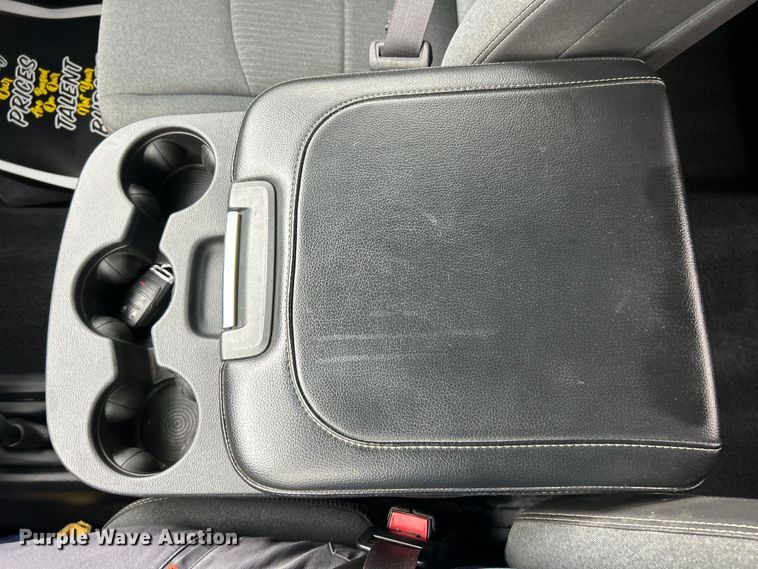 image for item ET6995 2022 RAM 2500 Crew Cab pickup truck