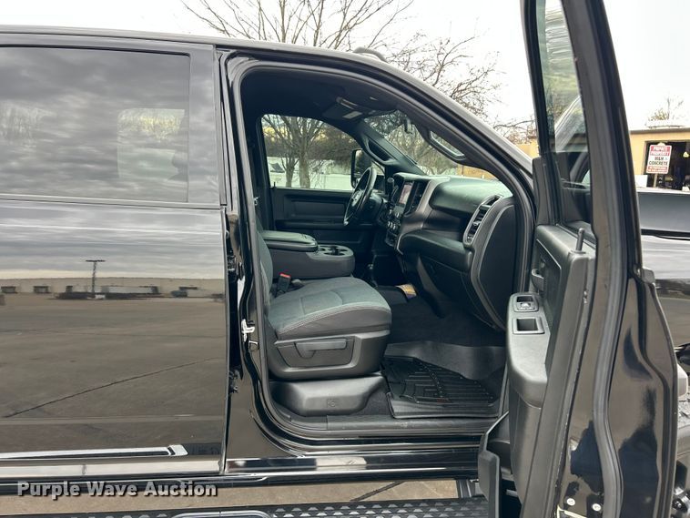 image for item ET6995 2022 RAM 2500 Crew Cab pickup truck