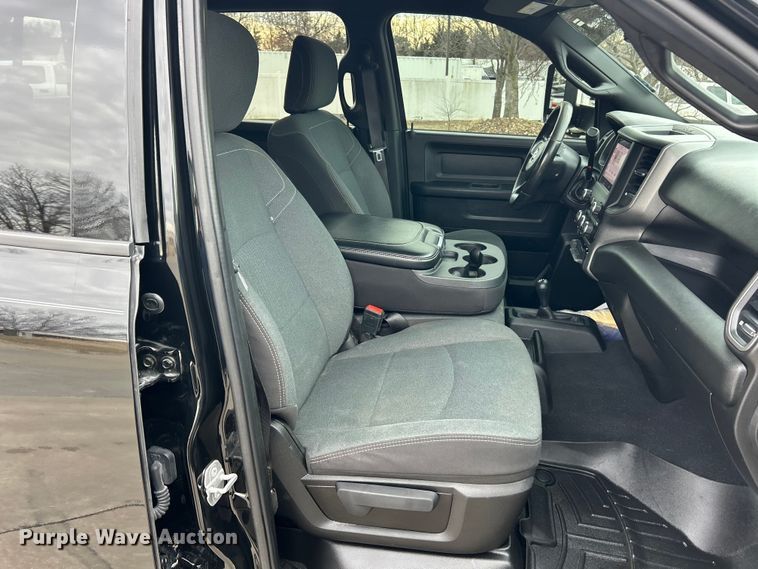 image for item ET6995 2022 RAM 2500 Crew Cab pickup truck