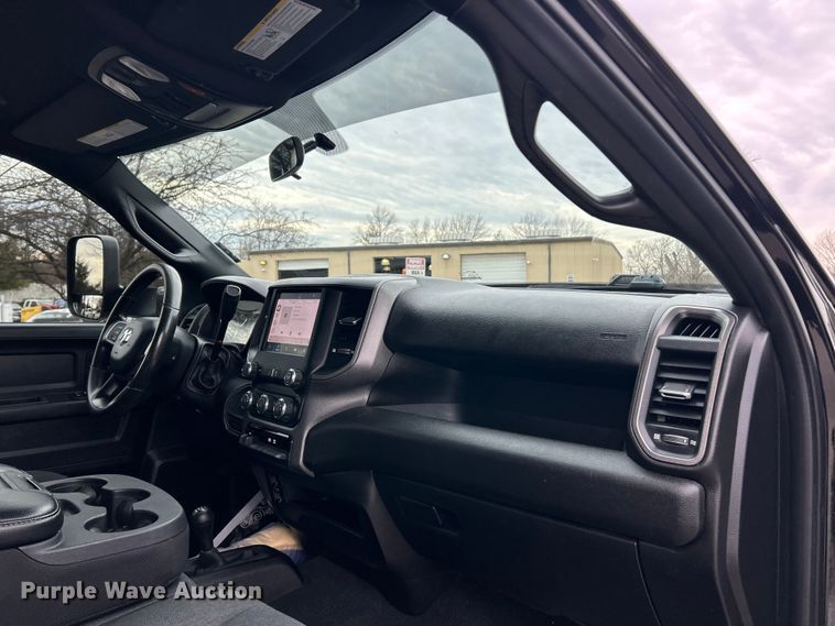 image for item ET6995 2022 RAM 2500 Crew Cab pickup truck