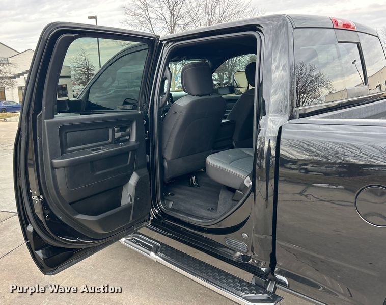 image for item ET6995 2022 RAM 2500 Crew Cab pickup truck