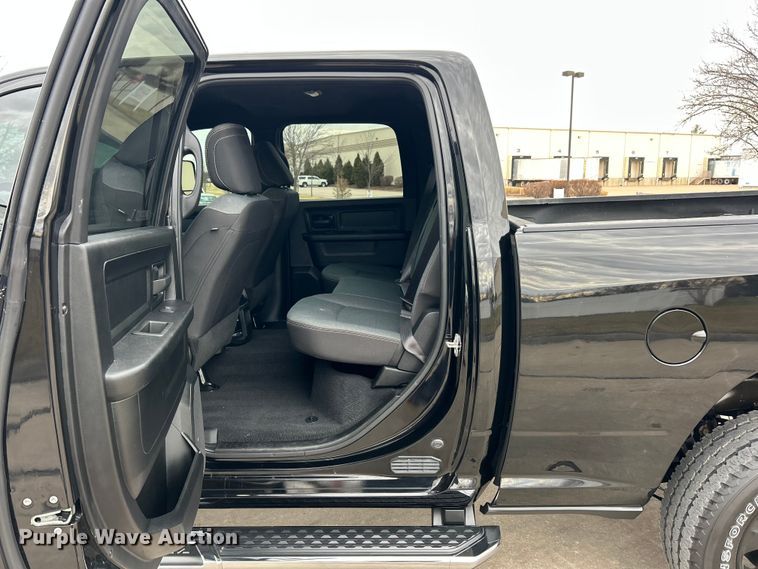 image for item ET6995 2022 RAM 2500 Crew Cab pickup truck