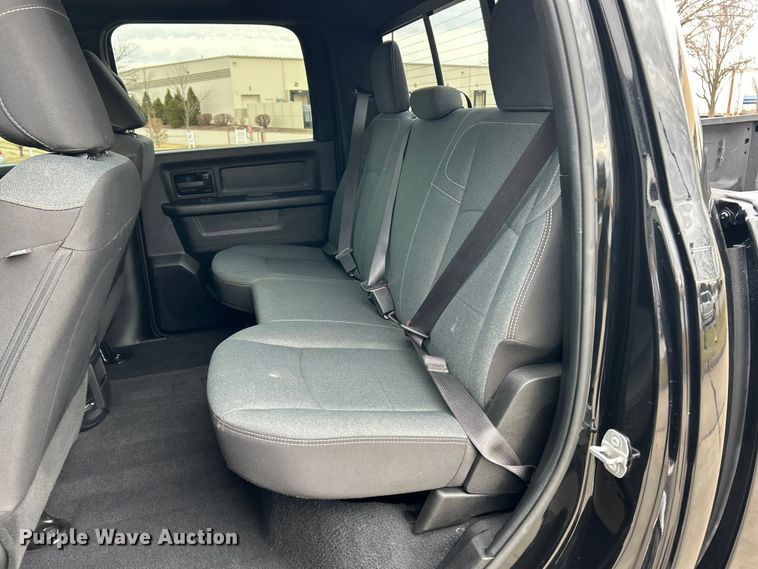 image for item ET6995 2022 RAM 2500 Crew Cab pickup truck