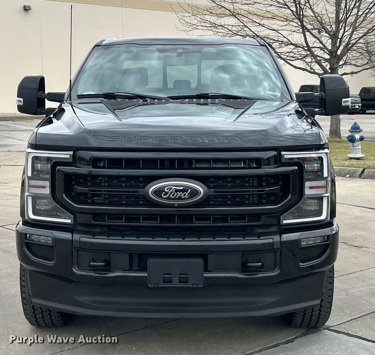 image for item ET6996 2022 Ford F250 Super Duty Crew Cab pickup truck