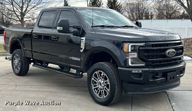 image for item ET6996 2022 Ford F250 Super Duty Crew Cab pickup truck