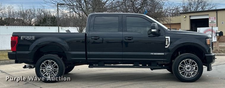 image for item ET6996 2022 Ford F250 Super Duty Crew Cab pickup truck