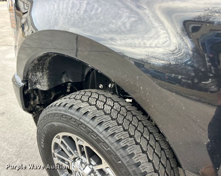 image for item ET6996 2022 Ford F250 Super Duty Crew Cab pickup truck