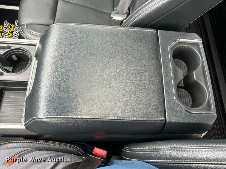 image for item ET6996 2022 Ford F250 Super Duty Crew Cab pickup truck