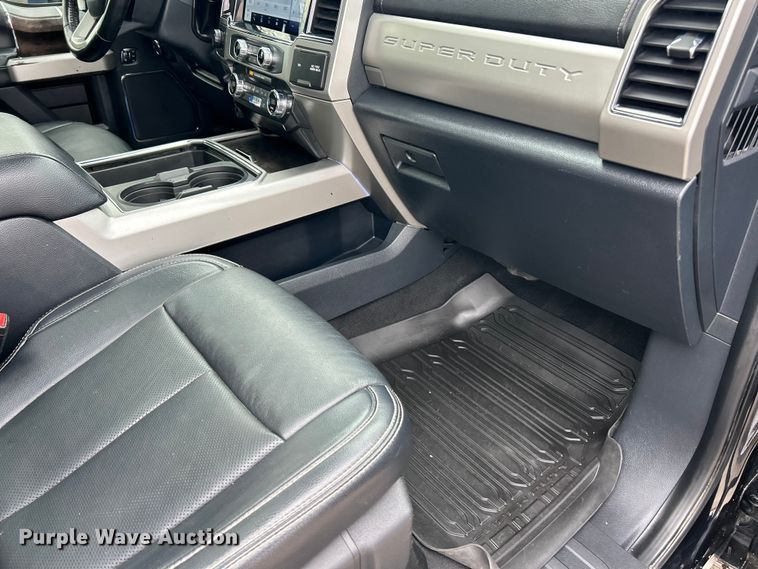 image for item ET6996 2022 Ford F250 Super Duty Crew Cab pickup truck