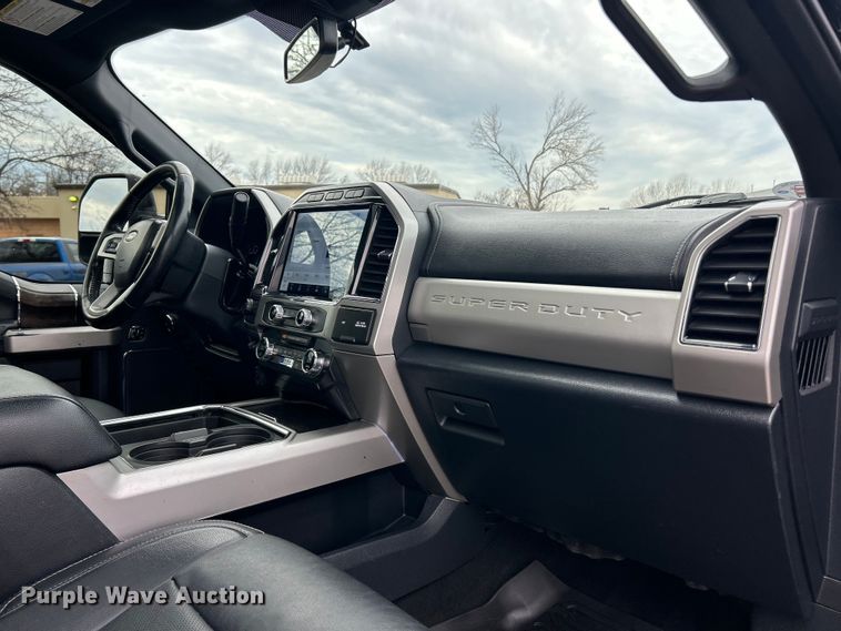 image for item ET6996 2022 Ford F250 Super Duty Crew Cab pickup truck