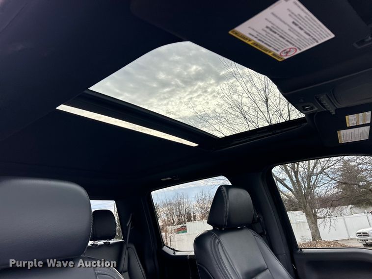 image for item ET6996 2022 Ford F250 Super Duty Crew Cab pickup truck