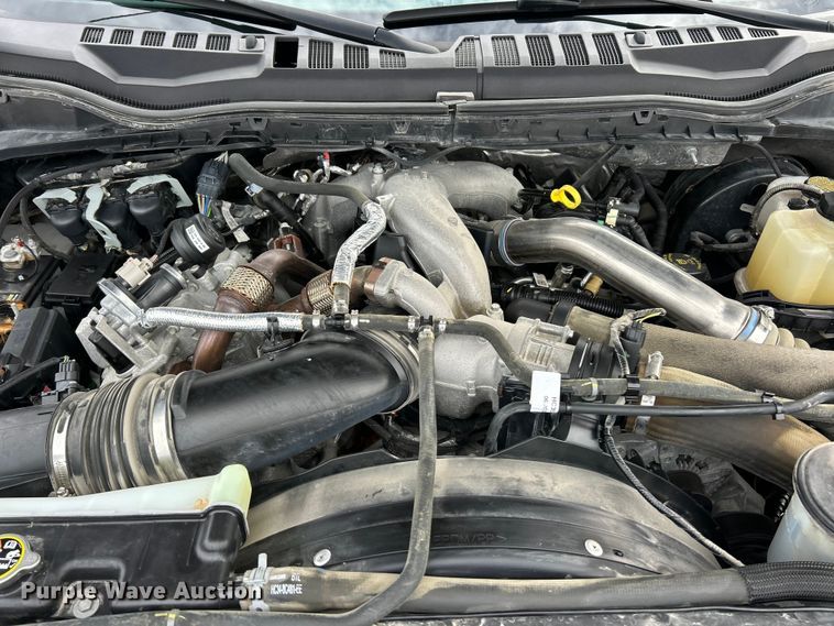 image for item ET6996 2022 Ford F250 Super Duty Crew Cab pickup truck