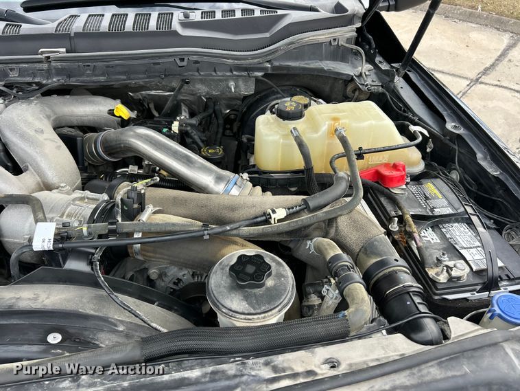 image for item ET6996 2022 Ford F250 Super Duty Crew Cab pickup truck