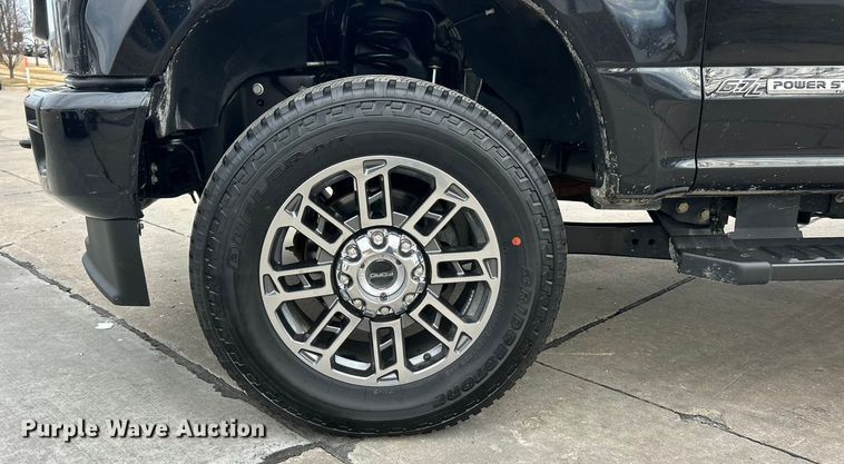 image for item ET6996 2022 Ford F250 Super Duty Crew Cab pickup truck