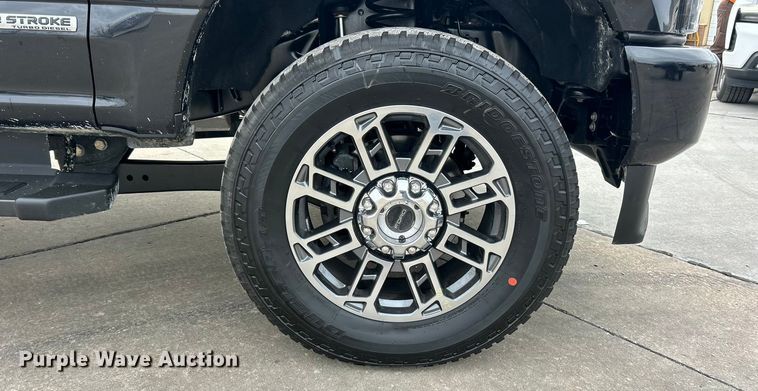 image for item ET6996 2022 Ford F250 Super Duty Crew Cab pickup truck