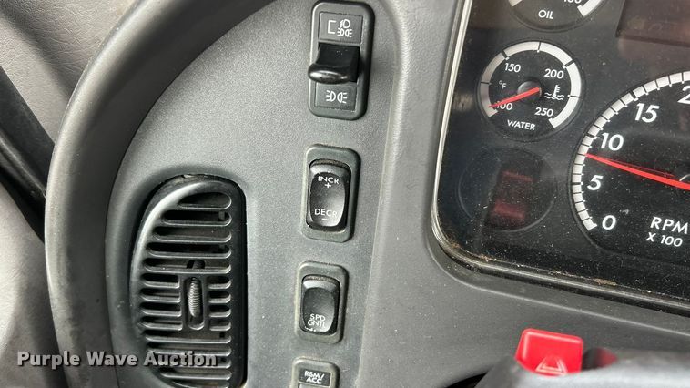 image for item ET7000 2009 Freightliner M2 refrigerated truck