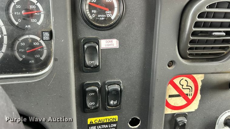 image for item ET7000 2009 Freightliner M2 refrigerated truck