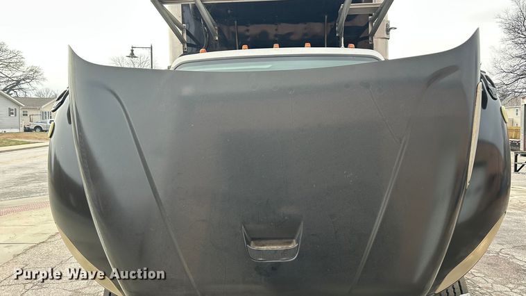 image for item ET7000 2009 Freightliner M2 refrigerated truck