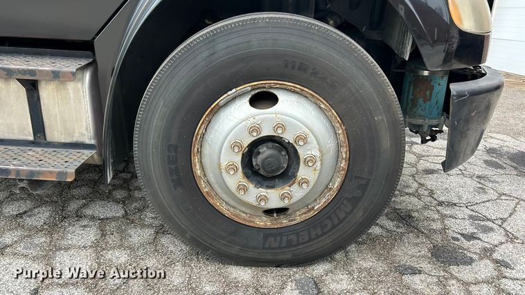 image for item ET7000 2009 Freightliner M2 refrigerated truck