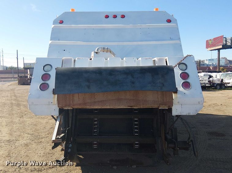 image for item EU2631 2004 GMC T-series street sweeper truck