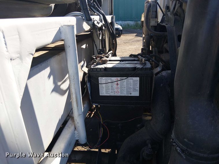 image for item EU2631 2004 GMC T-series street sweeper truck