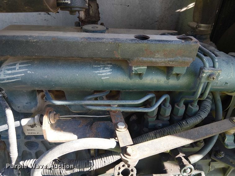 image for item EU2631 2004 GMC T-series street sweeper truck