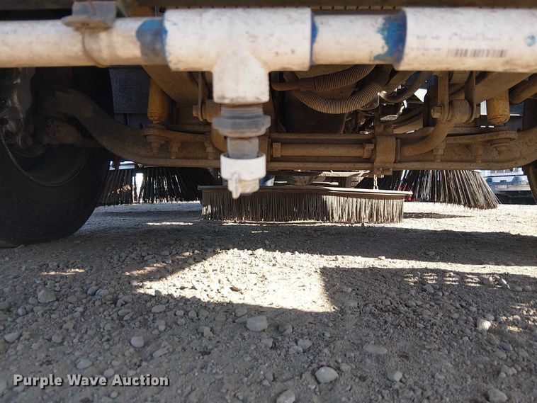 image for item EU2631 2004 GMC T-series street sweeper truck