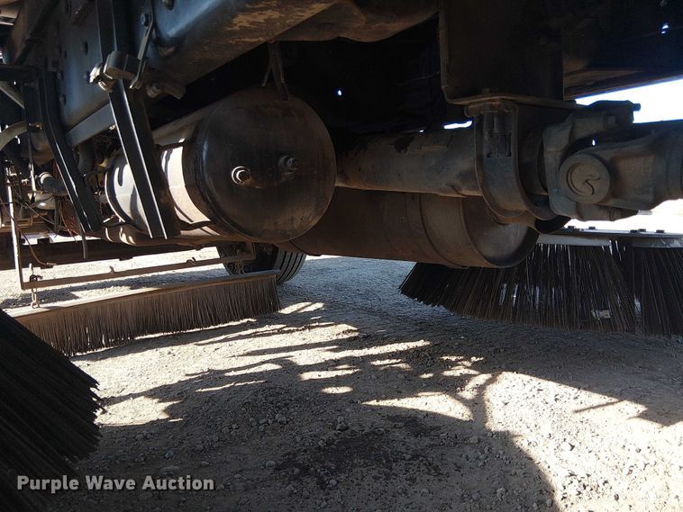 image for item EU2631 2004 GMC T-series street sweeper truck