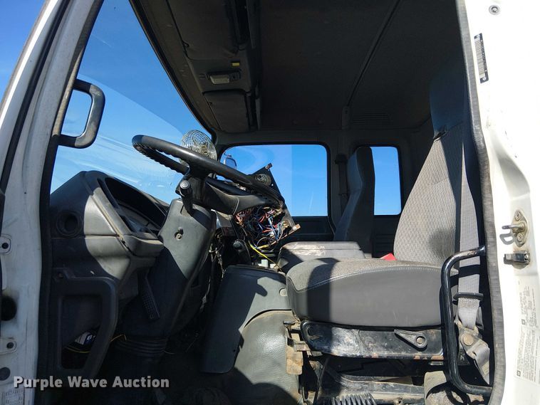 image for item EU2631 2004 GMC T-series street sweeper truck