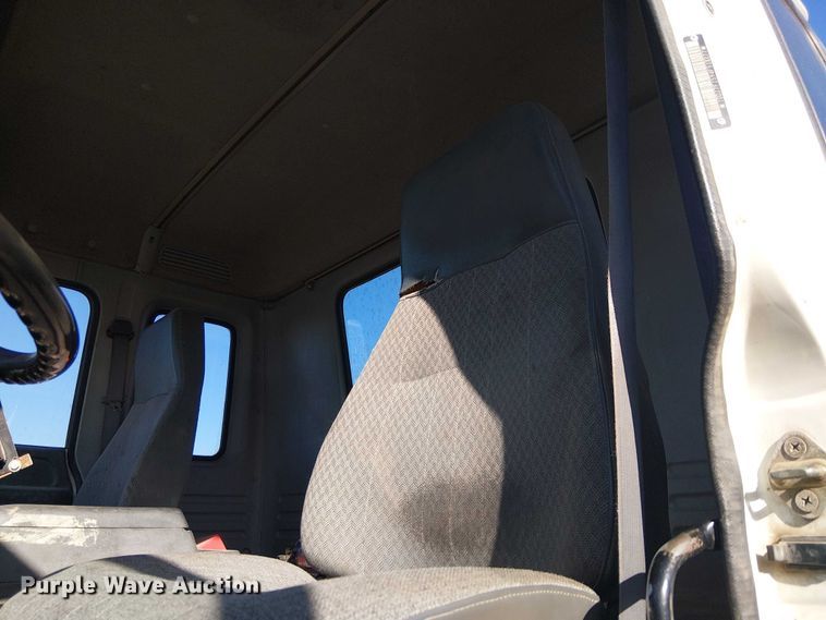 image for item EU2631 2004 GMC T-series street sweeper truck