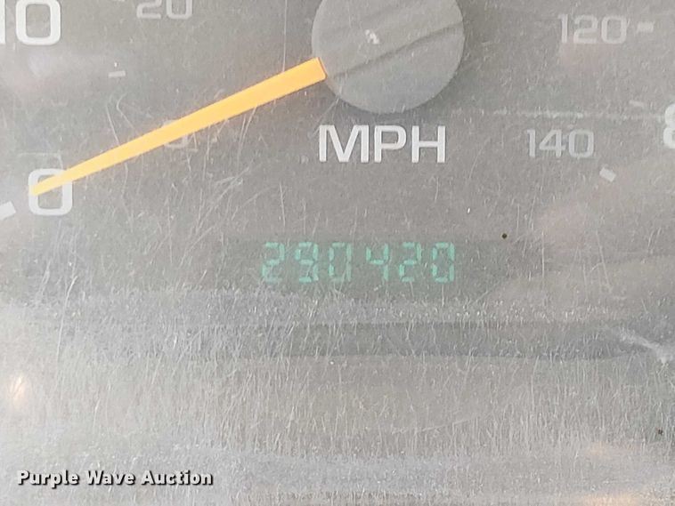 image for item EU2631 2004 GMC T-series street sweeper truck