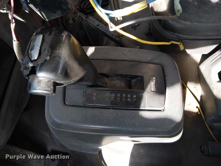 image for item EU2631 2004 GMC T-series street sweeper truck