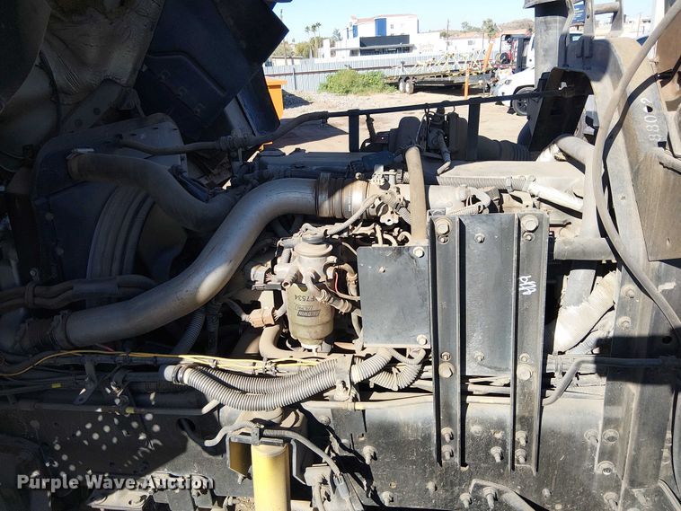 image for item EU2631 2004 GMC T-series street sweeper truck