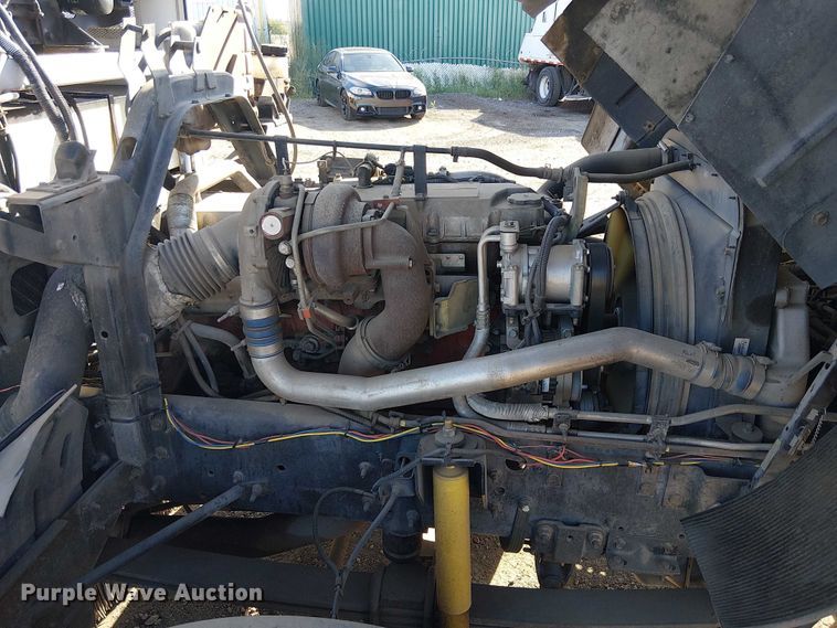 image for item EU2631 2004 GMC T-series street sweeper truck