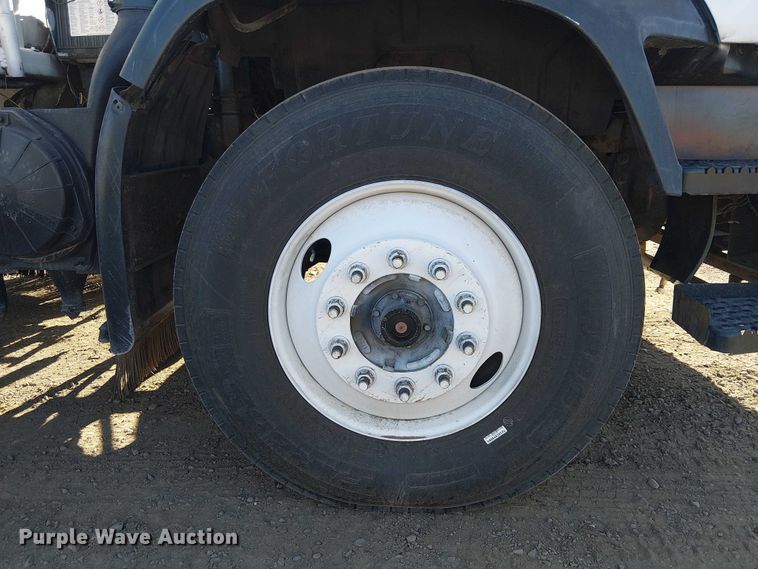 image for item EU2631 2004 GMC T-series street sweeper truck