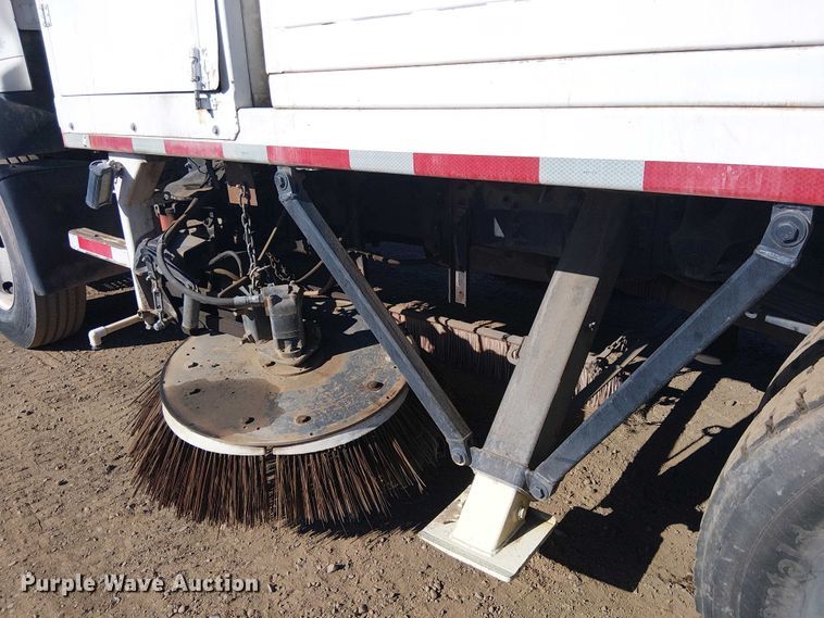 image for item EU2632 2004 GMC T-series street sweeper truck